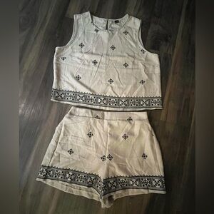 Top and Shorts Set Tan and Black Patterned Women’s Size Large